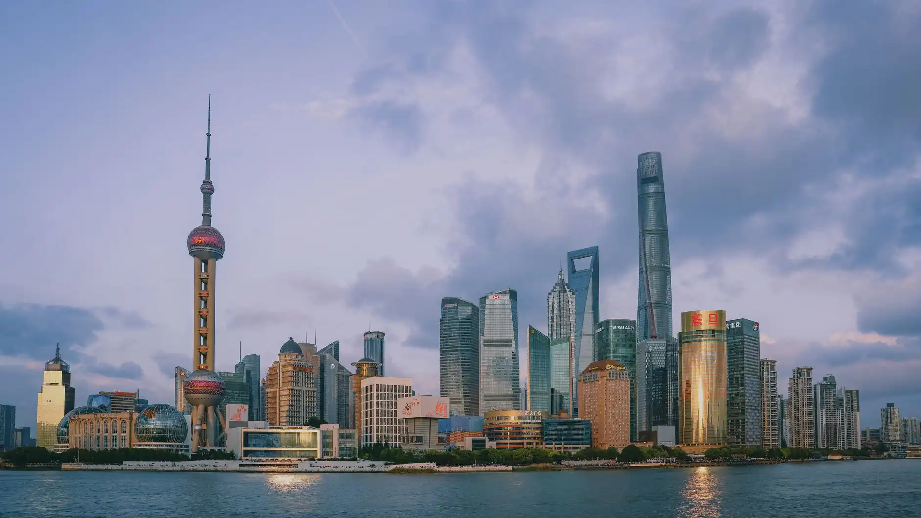 延长甲与光疗甲技术特性对比及选择建议